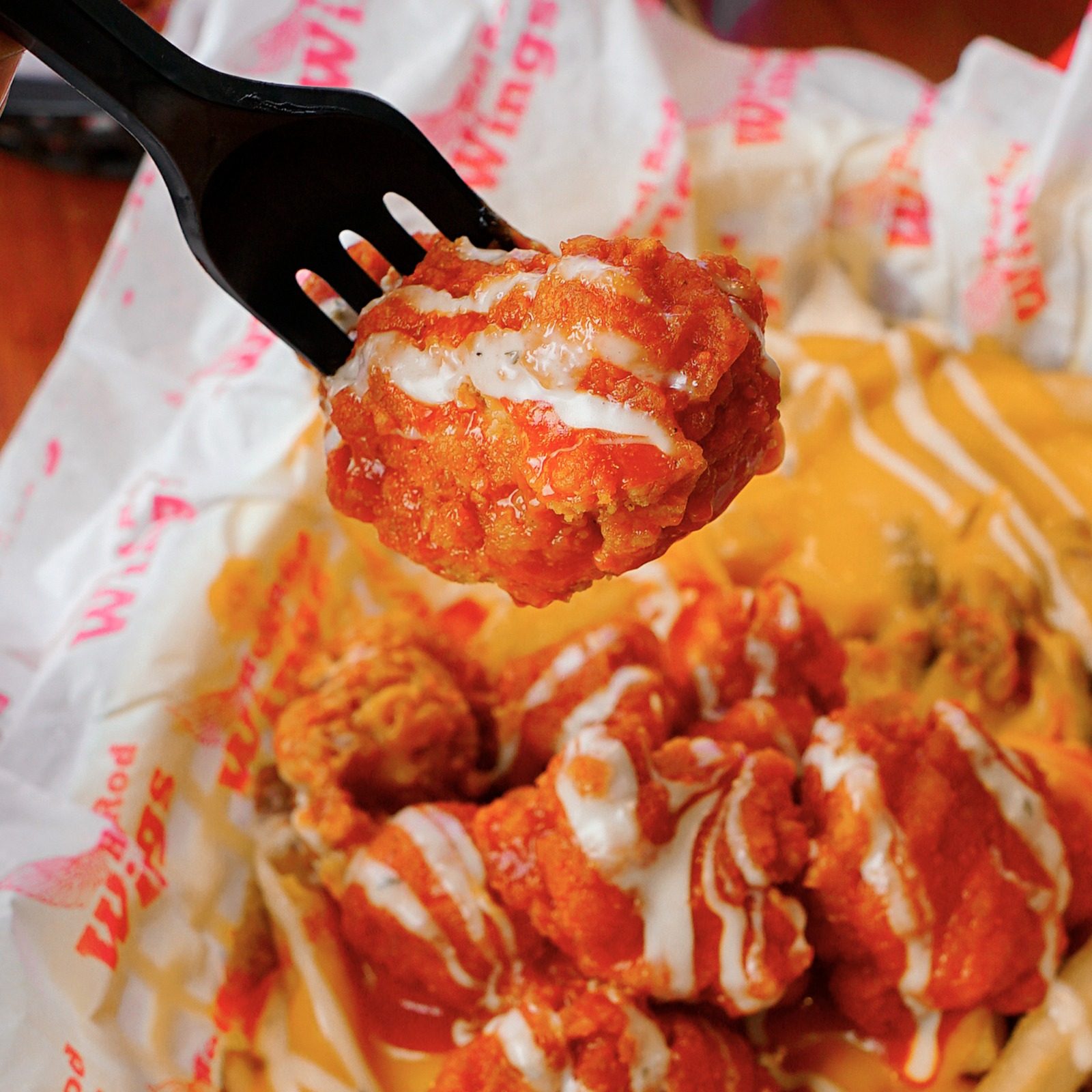 Hot Rod Fries — producto signature de Hot Rod Wings Piedras Negras